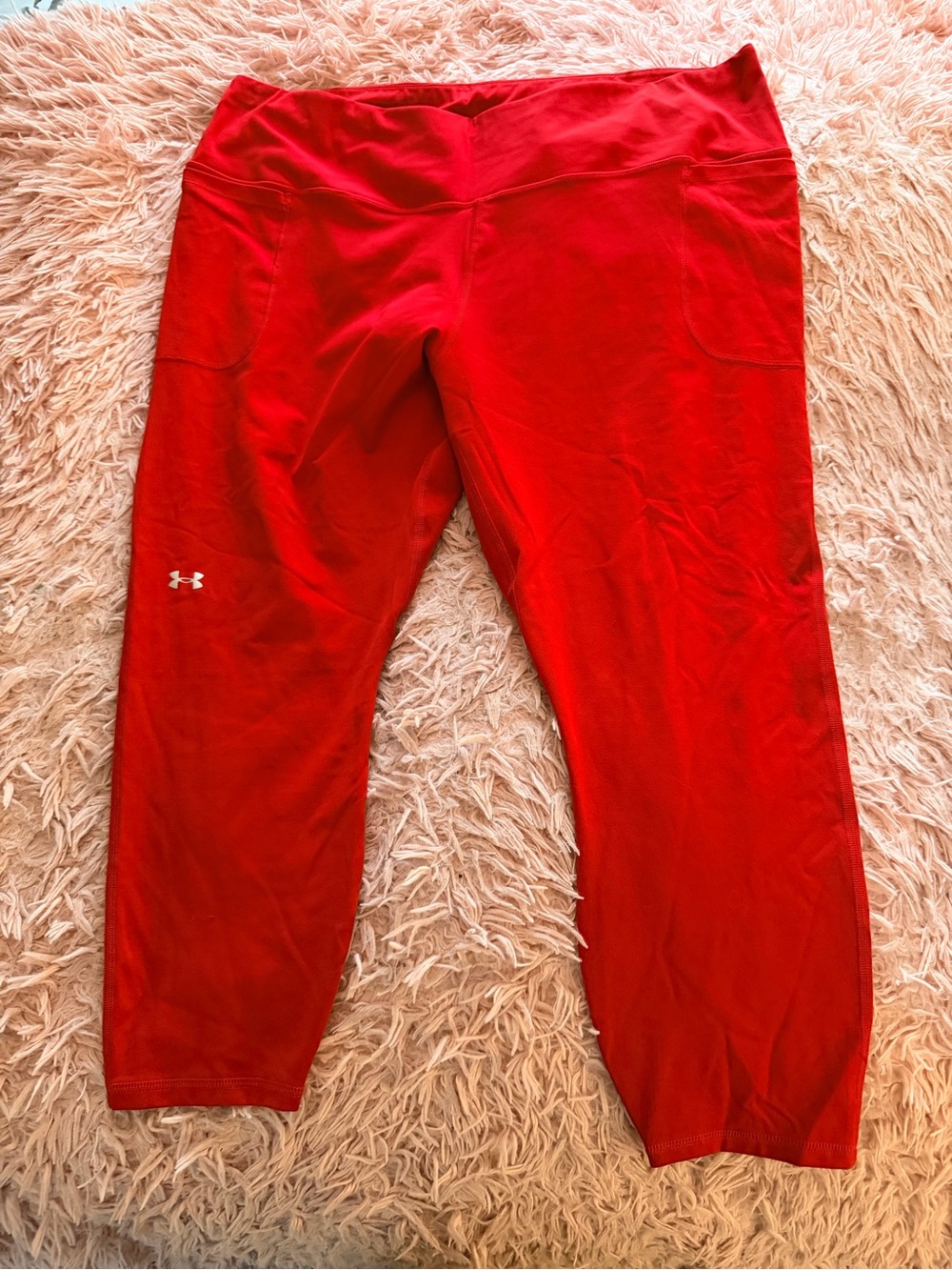 Under Armour Bright Red Capri Leggings with Side Pockets